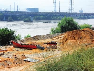 6家非法洗砂加工點被取締(圖1) 6家非法洗砂加工點被取締(圖1)