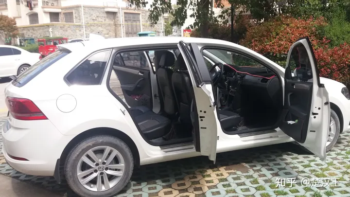 車載吸塵器的使用(圖2) 車載吸塵器的使用(圖2)
