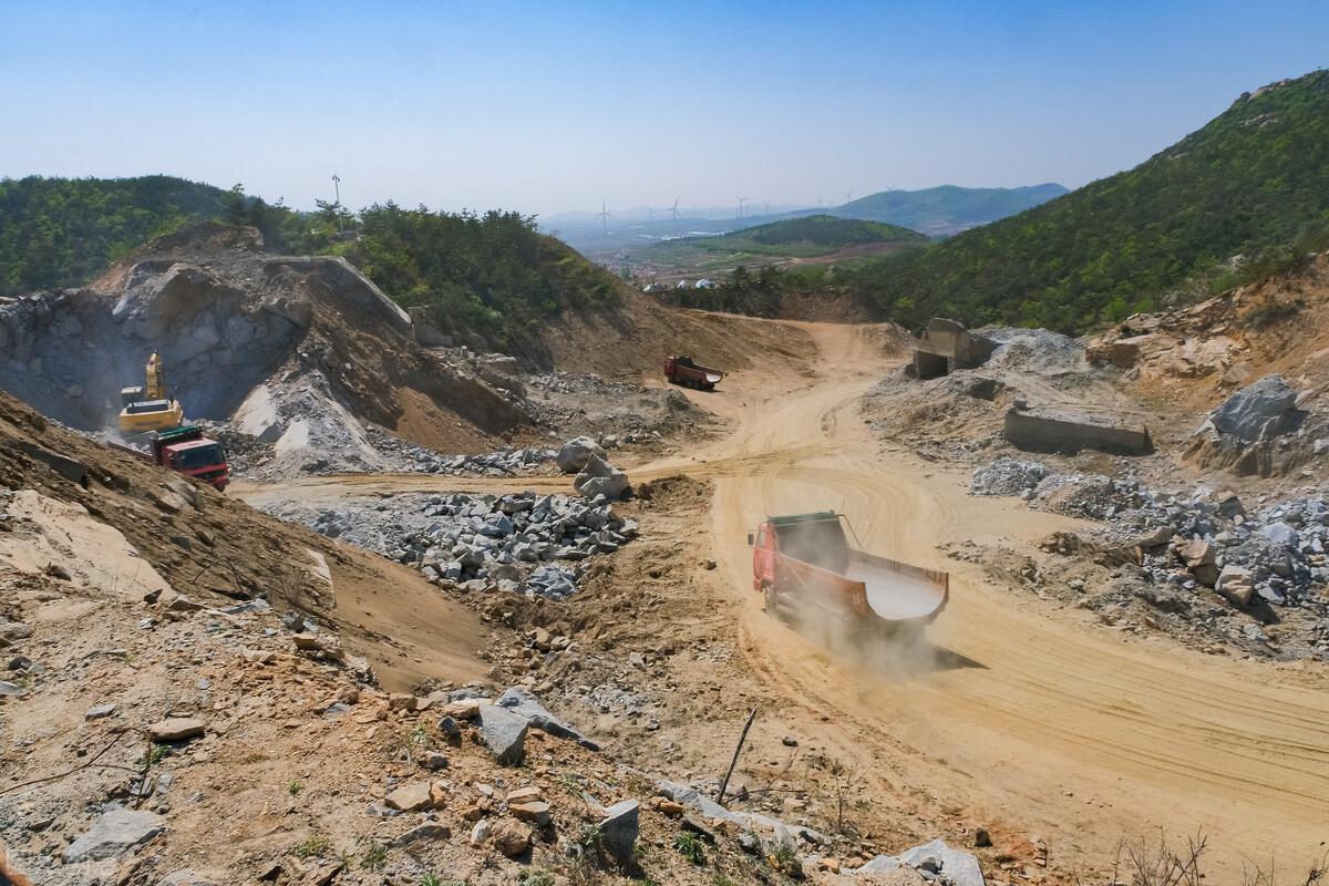 礦權廣西柳州出讓1.2億噸砂石礦,從灰巖礦到機制砂需要做什么?(圖6) 礦權廣西柳州出讓1.2億噸砂石礦,從灰巖礦到機制砂需要做什么?(圖6)