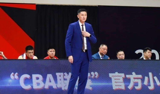 郭昊文正式加入中國(guó)男籃！后衛(wèi)線面臨洗牌，杜鋒或拿三少開刀(圖3)