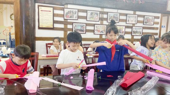 “綠色低碳節(jié)能先行”沙坪壩區(qū)婦聯(lián)開展2022年全國節(jié)能宣傳周暨全國低碳日主題活動(dòng)(圖3)