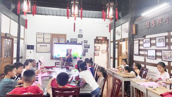 “綠色低碳節(jié)能先行”沙坪壩區(qū)婦聯(lián)開展2022年全國節(jié)能宣傳周暨全國低碳日主題活動(dòng)(圖4)