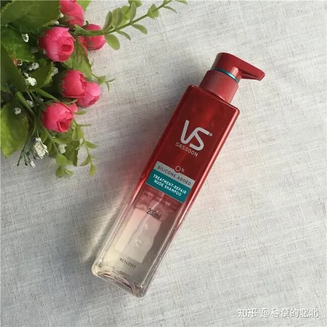 控油洗發(fā)水哪個(gè)牌子好|十款口碑爆棚的無(wú)硅油洗發(fā)水推薦,拯救“油頭星人”(圖18) 控油洗發(fā)水哪個(gè)牌子好|十款口碑爆棚的無(wú)硅油洗發(fā)水推薦,拯救“油頭星人”(圖18)