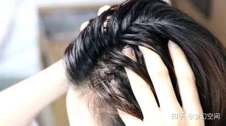 控油洗發(fā)水哪個(gè)牌子好|十款口碑爆棚的無(wú)硅油洗發(fā)水推薦,拯救“油頭星人”(圖28) 控油洗發(fā)水哪個(gè)牌子好|十款口碑爆棚的無(wú)硅油洗發(fā)水推薦,拯救“油頭星人”(圖28)