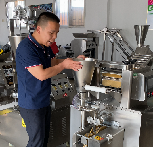 仿手工餃子機(jī)怎么清洗？劉二手把手教你(圖3)