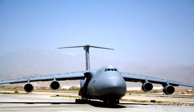 C-5銀河運(yùn)輸機(jī)(圖5)