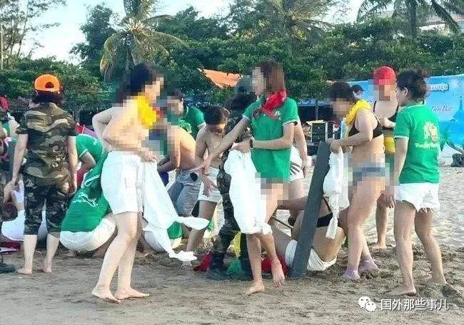 公司海邊團建，女員工竟然脫掉內(nèi)衣露胸，視頻在網(wǎng)上瘋傳(圖2)