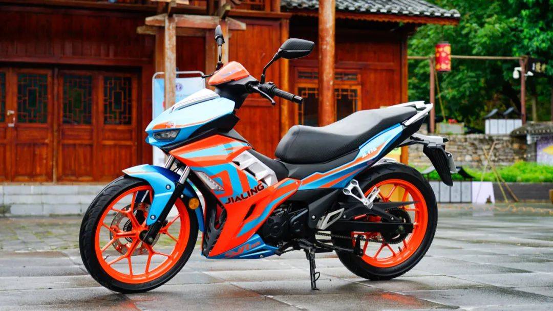 12680元起嘉陵CoCoSVR180運(yùn)動(dòng)彎梁售價(jià)公布?！同場CoCo機(jī)車品牌正式發(fā)布！(圖22)