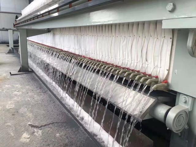 板框壓濾機(jī)污泥粘濾布怎么辦(圖3) 板框壓濾機(jī)污泥粘濾布怎么辦(圖3)