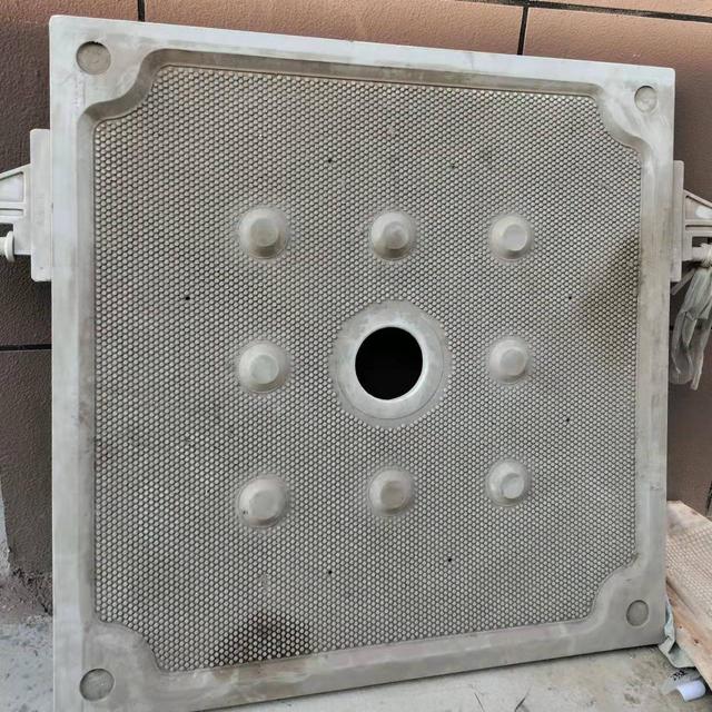 板框壓濾機(jī)污泥粘濾布怎么辦(圖6) 板框壓濾機(jī)污泥粘濾布怎么辦(圖6)
